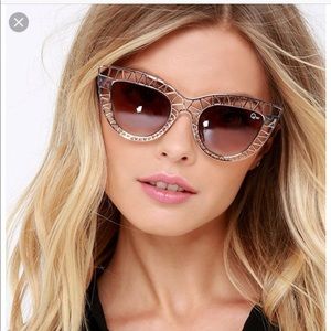 Quay steelcat sunglasses gold new in case